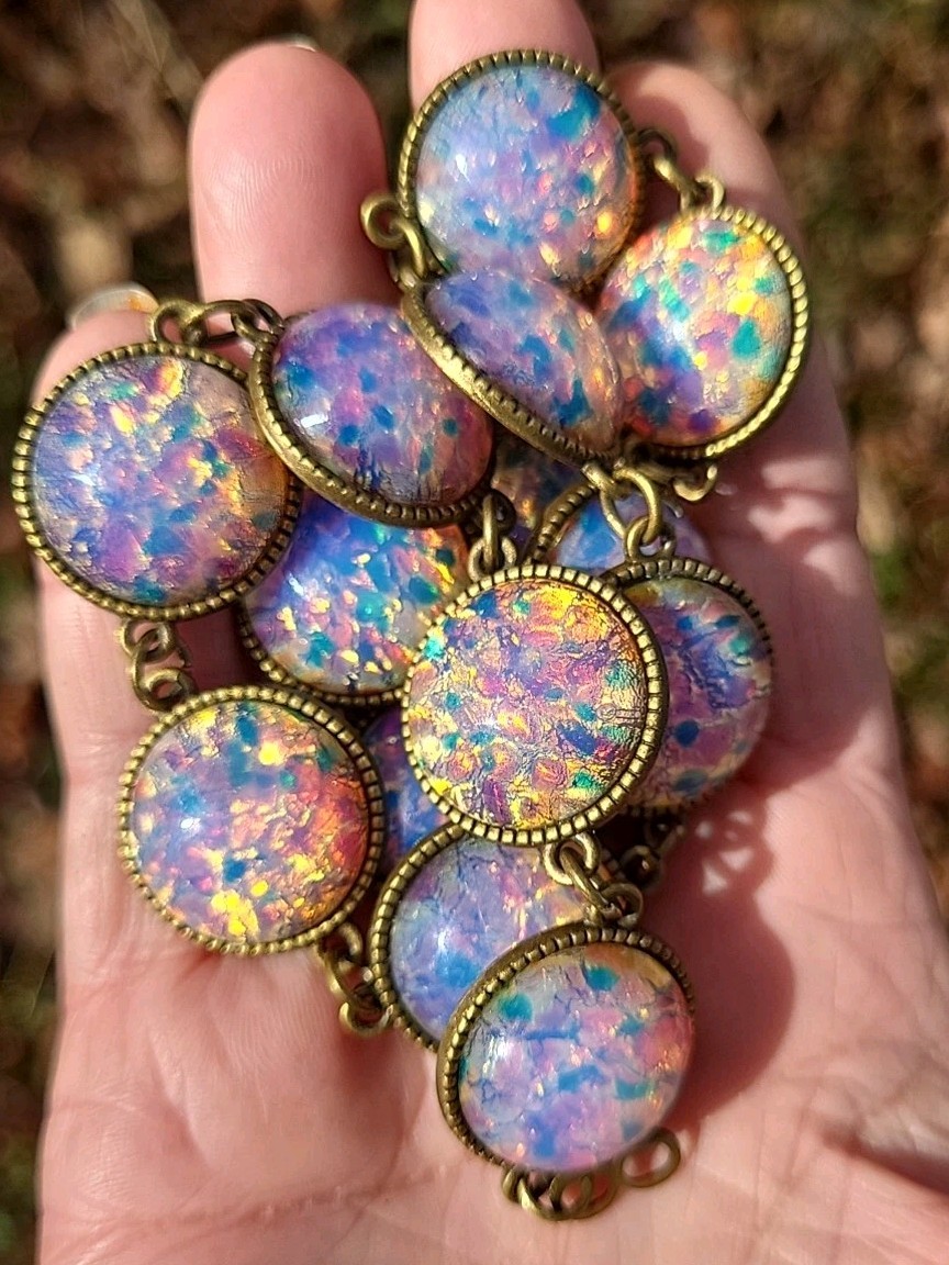 VINTAGE OPAL FOIL MILKY LILAC GLASS CABACHON STATION NECKLACE SET HEAVY ARTISAN