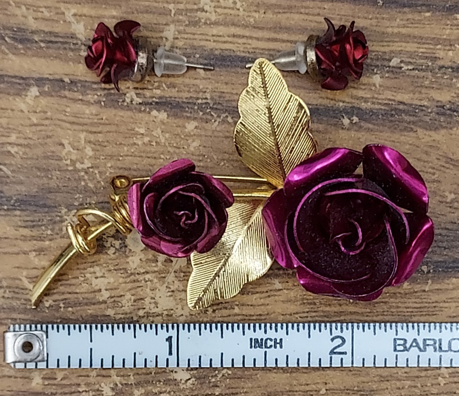 Vintage Red Rose Necklace, Brooch, Earrings Goldtone 17in. Chain