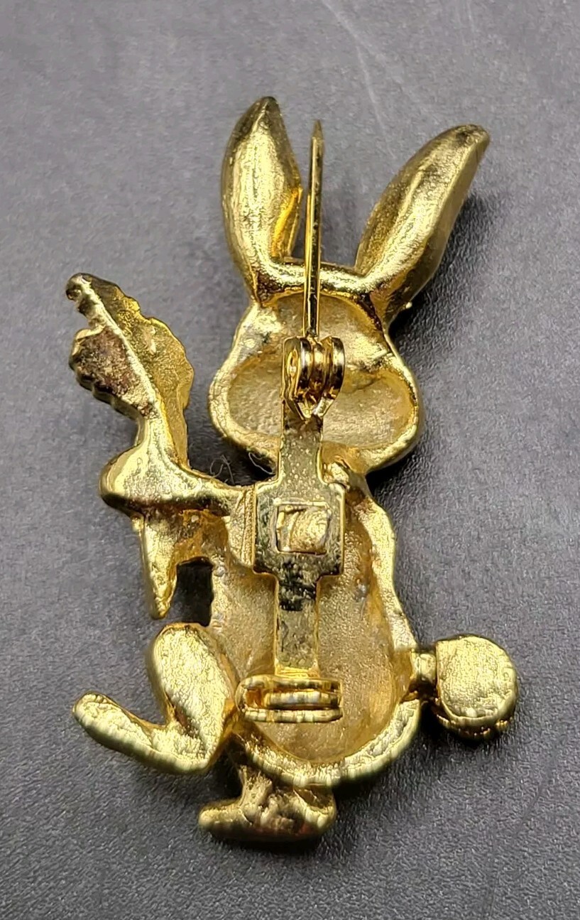 Vintage Gold Tone Bunny Rabbit Holding Carrot Enamel Brooch Pin