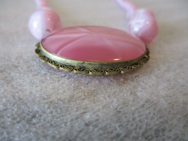 VINTAGE PINK GLASS 14K YELLOW GOLD BEAD CHOKER NECKLACE – 16.5″