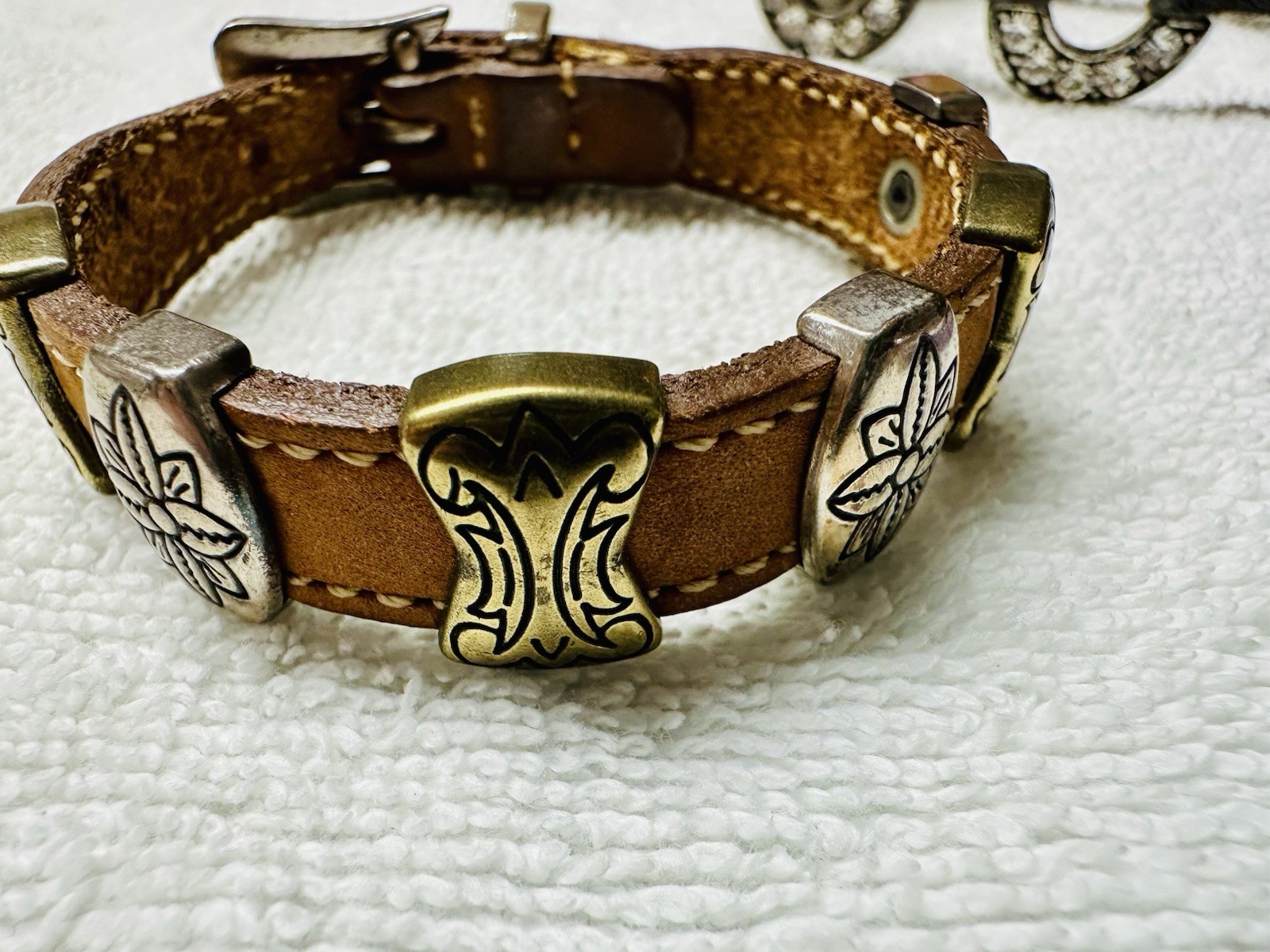 4 pc Faux Leather Bracelet Lot Purple Rhinestones Hearts b199