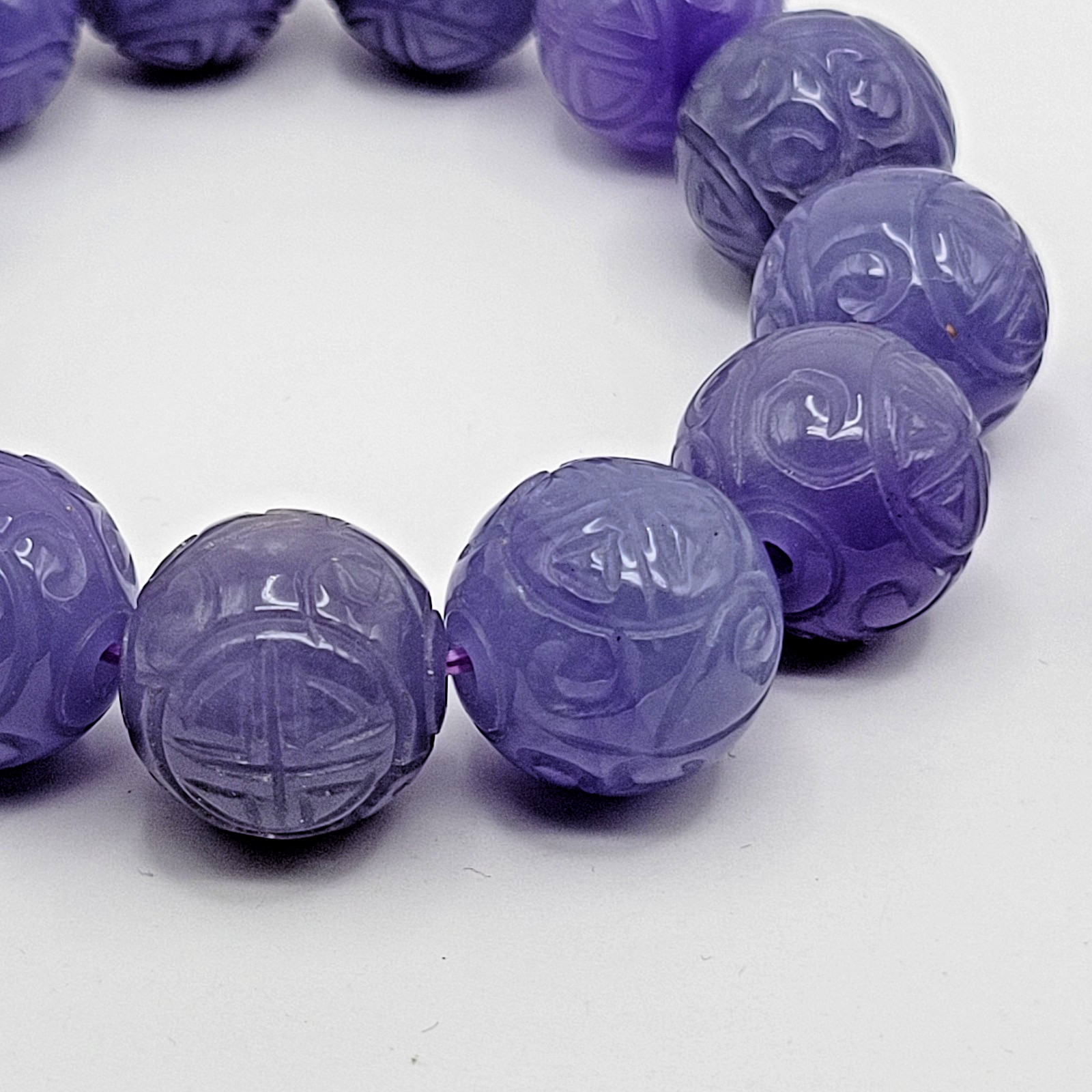 Vintage Estate Pair of Lavender Jade Carved Longevity Bead Bracelets 17.5mm 18mm