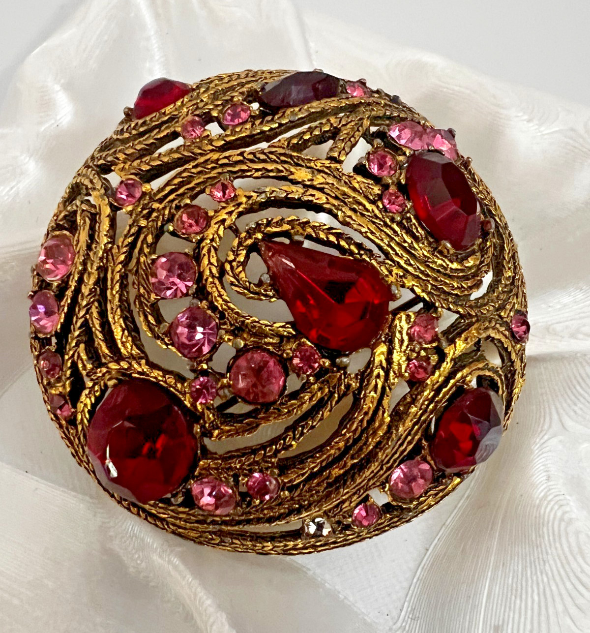 Unsigned LaRoco Textured Brass Pink & Cranberry Austrian Crystals Brooch 1950s
