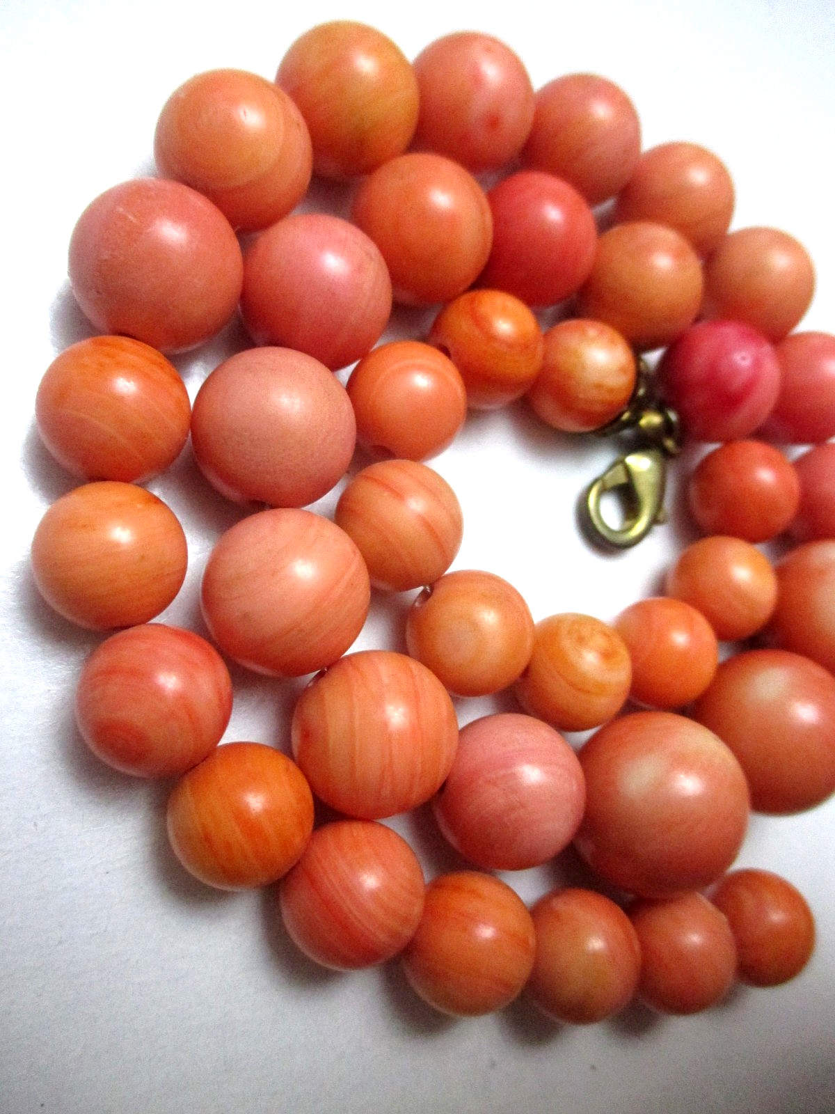 Vintage M0M0 Art Deco Authentic ☆ Undyed Untreated ☆ Necklace Coral ☆ Organic.
