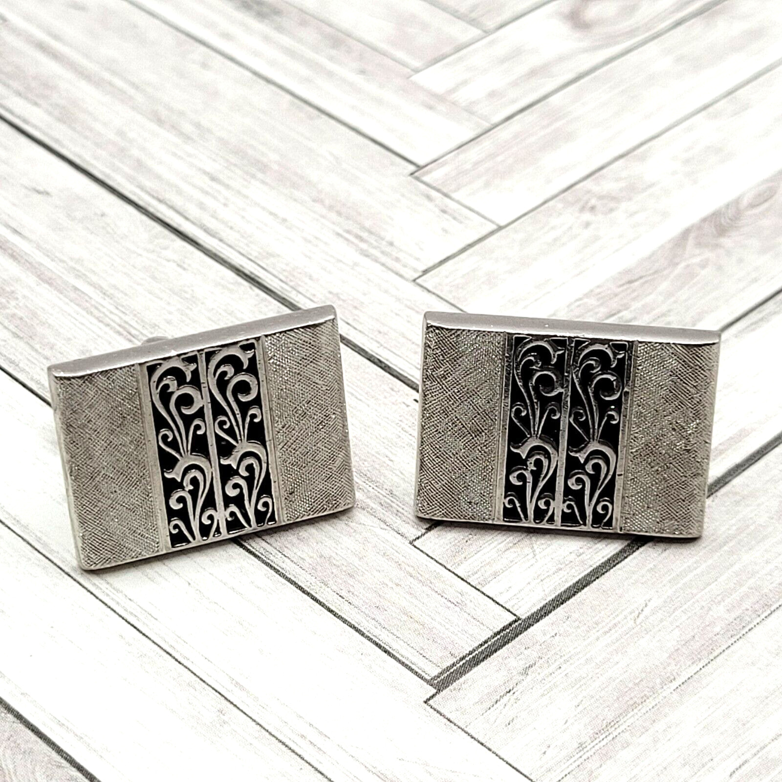 SWANK Vintage 1970 to 80s Silver Tone Textured Finish Filigree Center Cufflinks