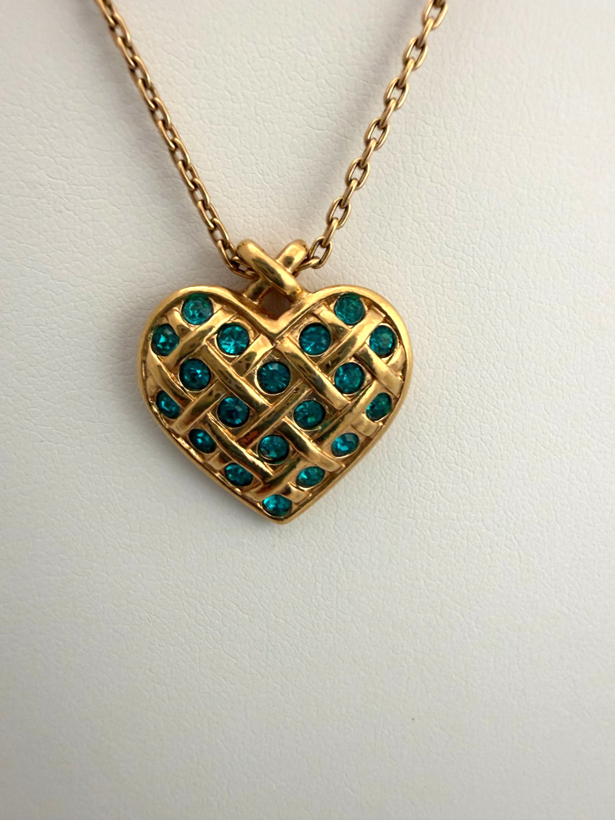 Vintage Avon Lattice Weave Heart Pendant Necklace Teal Aquamarine Rhinestone