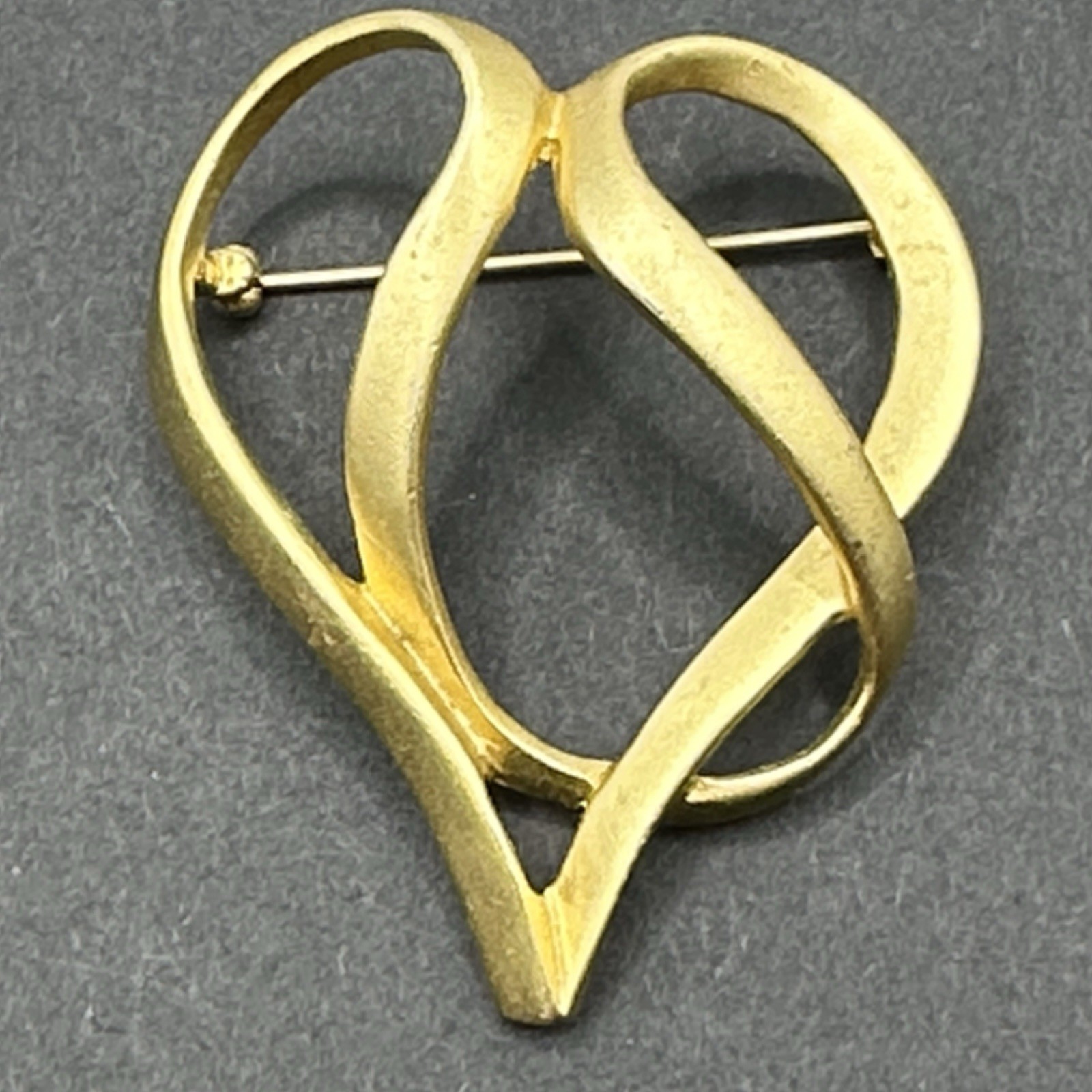 Vintage Brooch Pendant Knot HeartJ44G