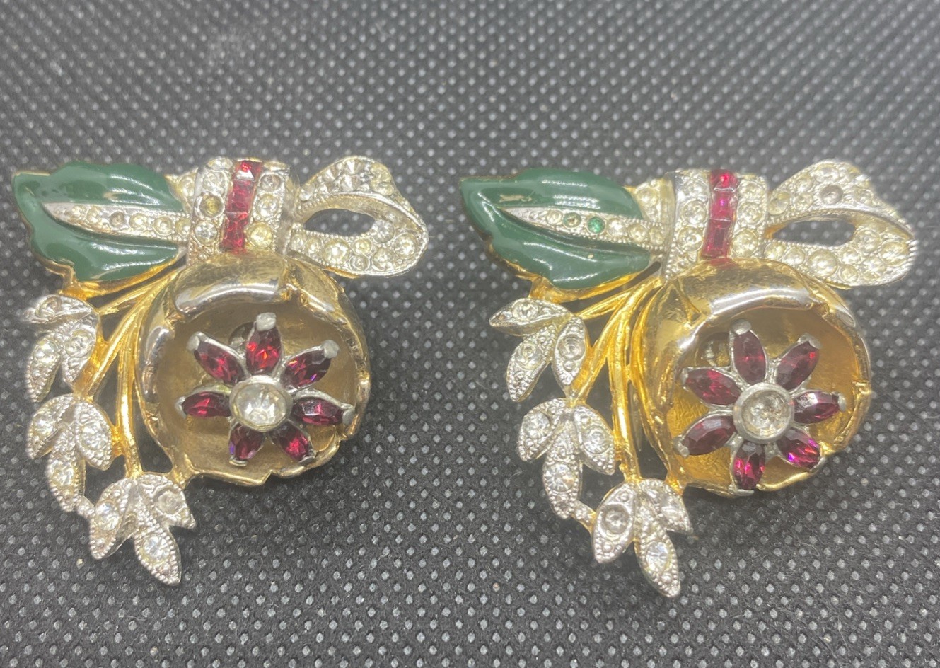 Vintage Set Of Duette Quivering Camellia Enamel And Rhinestone Fur Pins (Coro?)