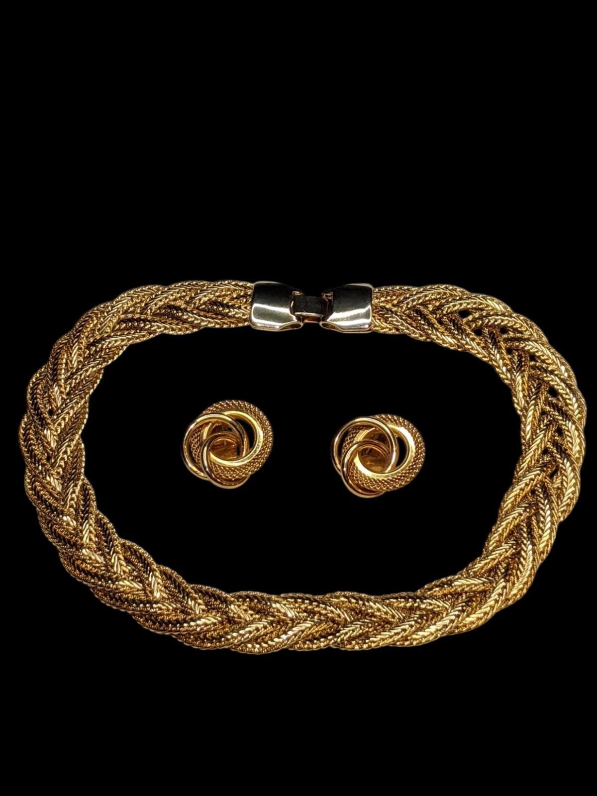 VINTAGE Earrings and Necklace Heavy Jewelry Set Gold Tone Thick Chain BEAUTIFUL