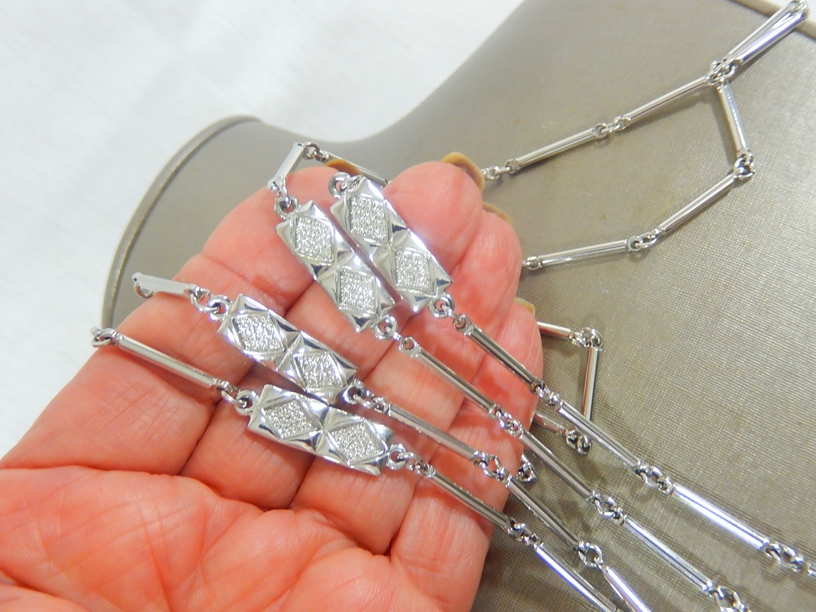 VINTAGE MONET LONG SILVER TONE BAR LINK WITH TEXTURED STATIONS 50″ NECKLACE