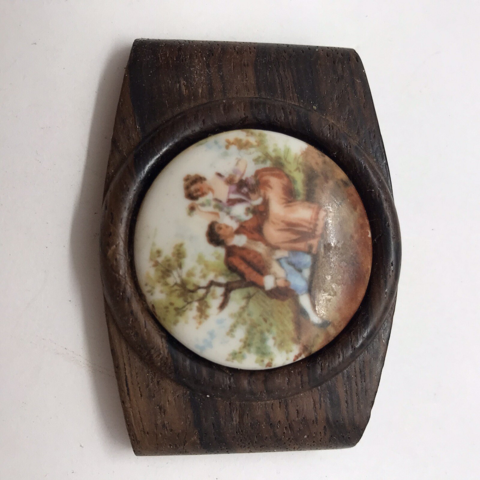 Vintage Ceramic Cameo On Wood Brooch Pin Romantic Victorian Courting Couple