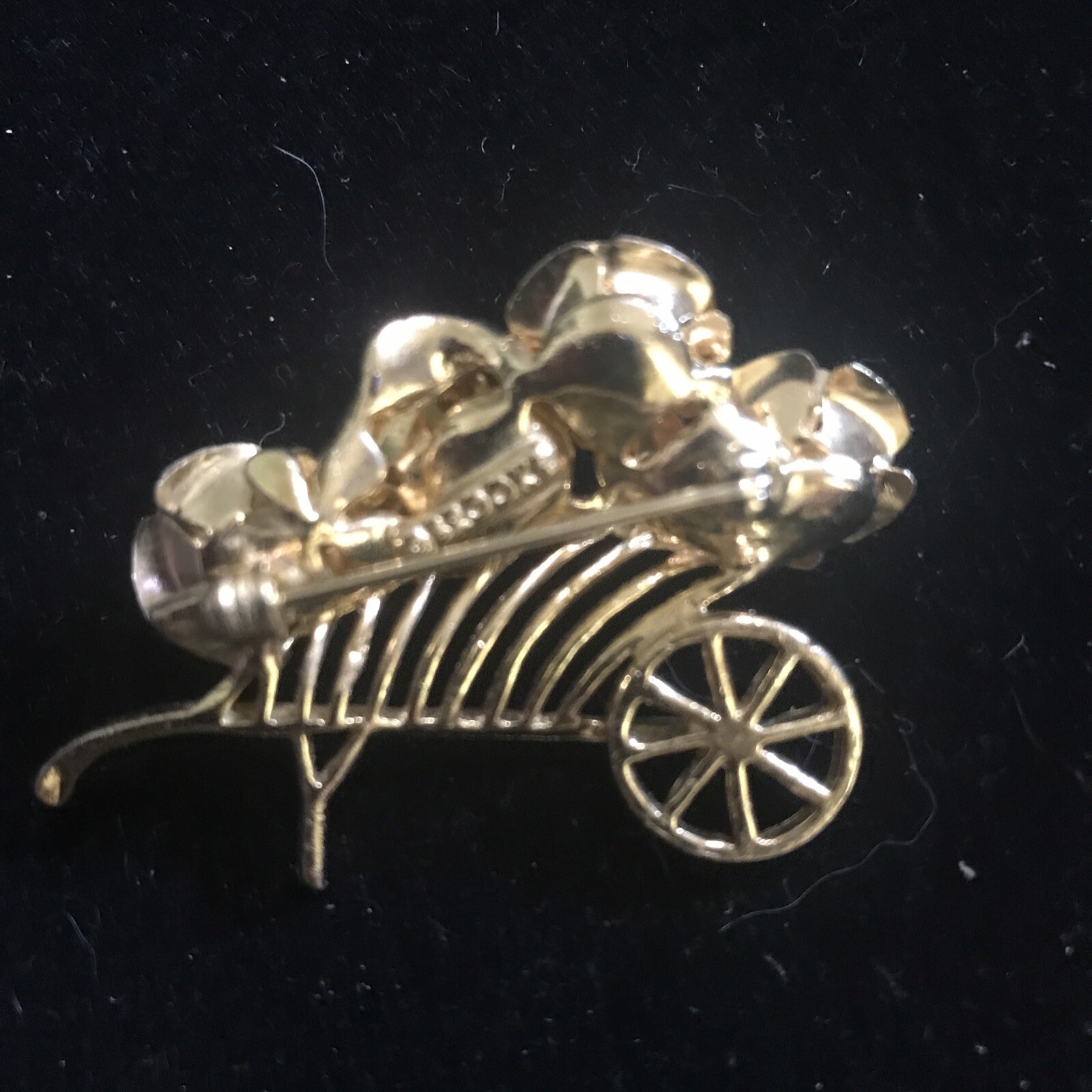 Vintage Brooks Gold Tone Wheelbarrow Flower Cart Brooch Pin Roses 1960s Signed