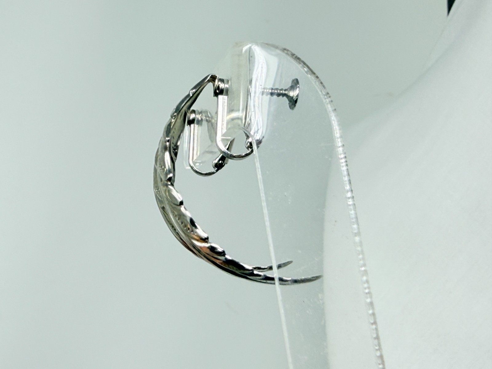 Vintage Silver tone Textured Leaf Half Hoop Adjustable Clip on Earrings