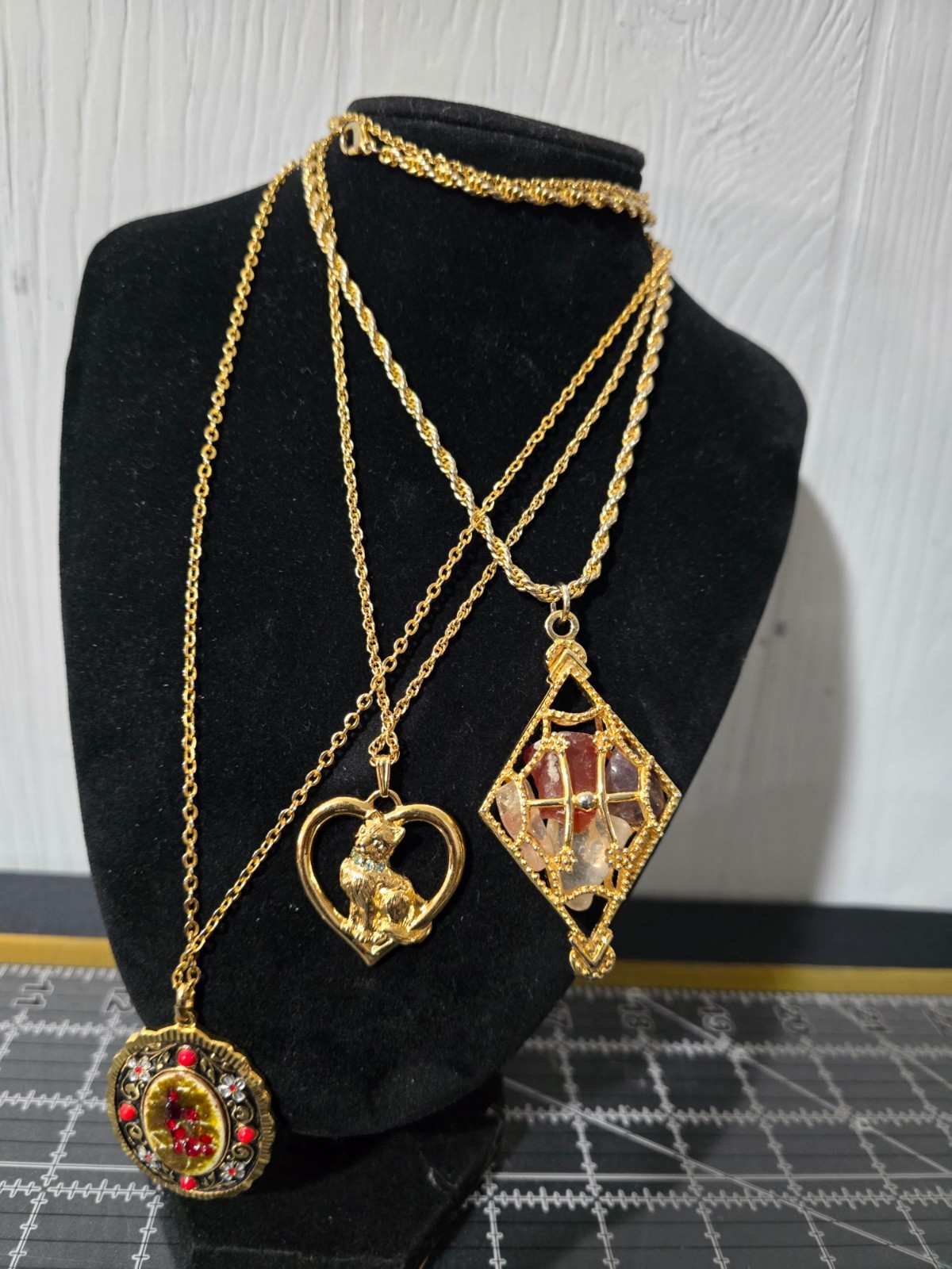 Lot of 3 Styles Gold Tone Chain Statement Necklaces (1)avon & 2 unbranded