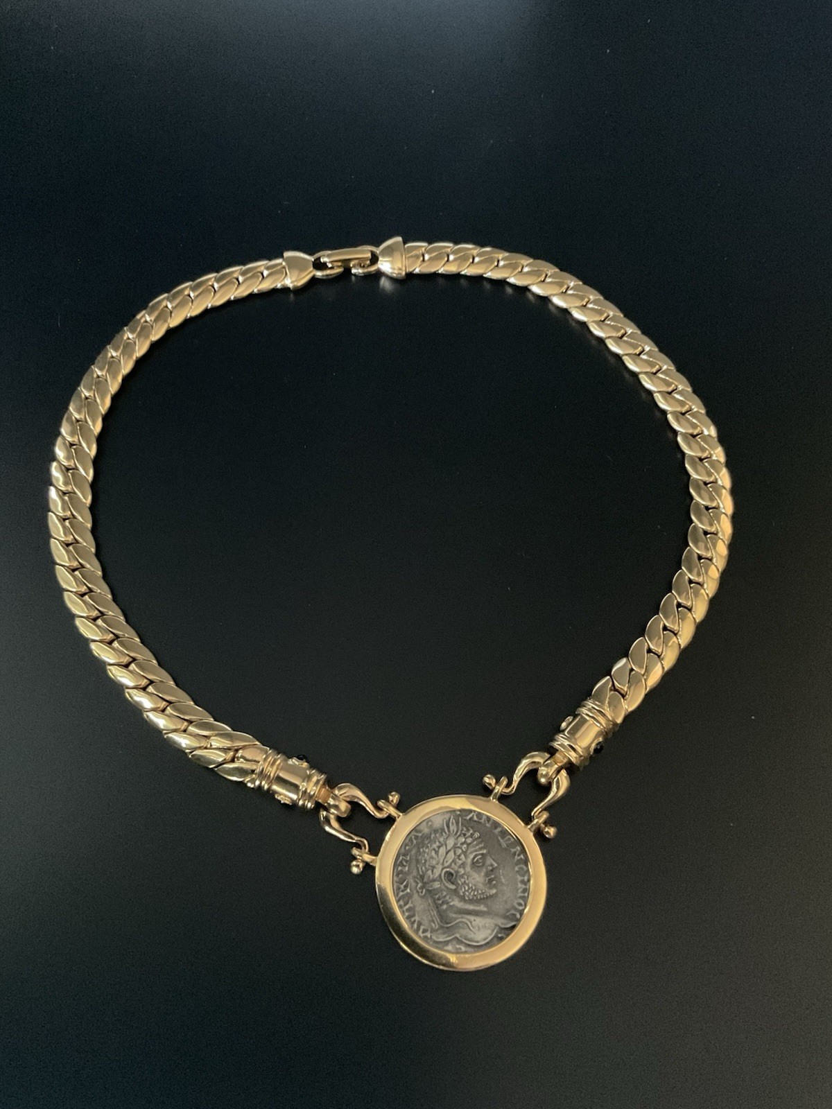 Vintage Gold Tone Faux ROMAN SOLDIER COIN Necklace Chunky Thick Chain 16”