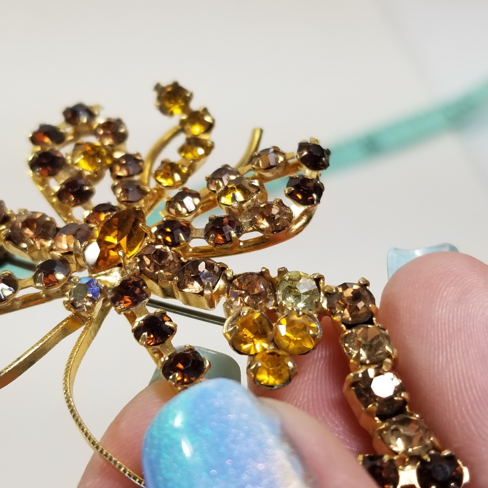 Stunning Brown/Amber Tone Austrian Brooch Flutter Wings Gold Tone Large