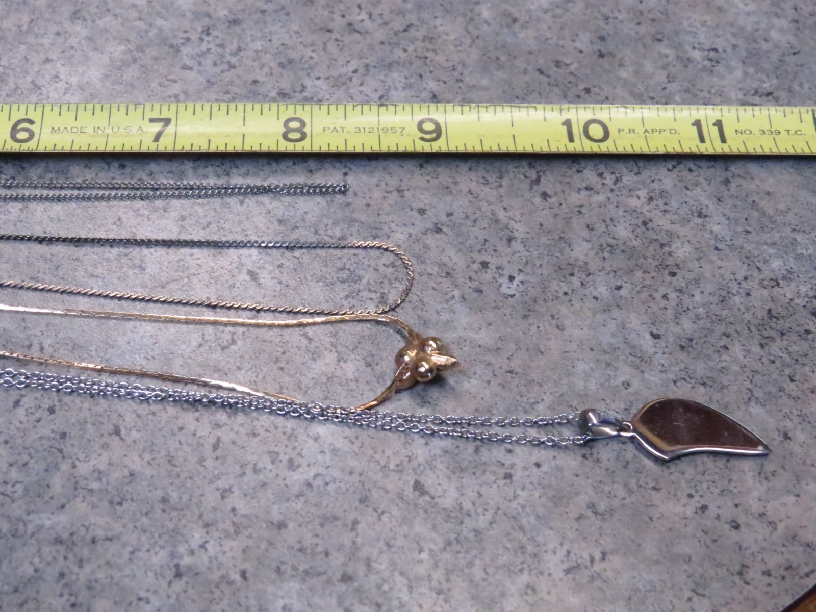 Vintage Avon Necklace Lot Of 4 Chains Gold/Silver Tone 16” 17” 18” 20″