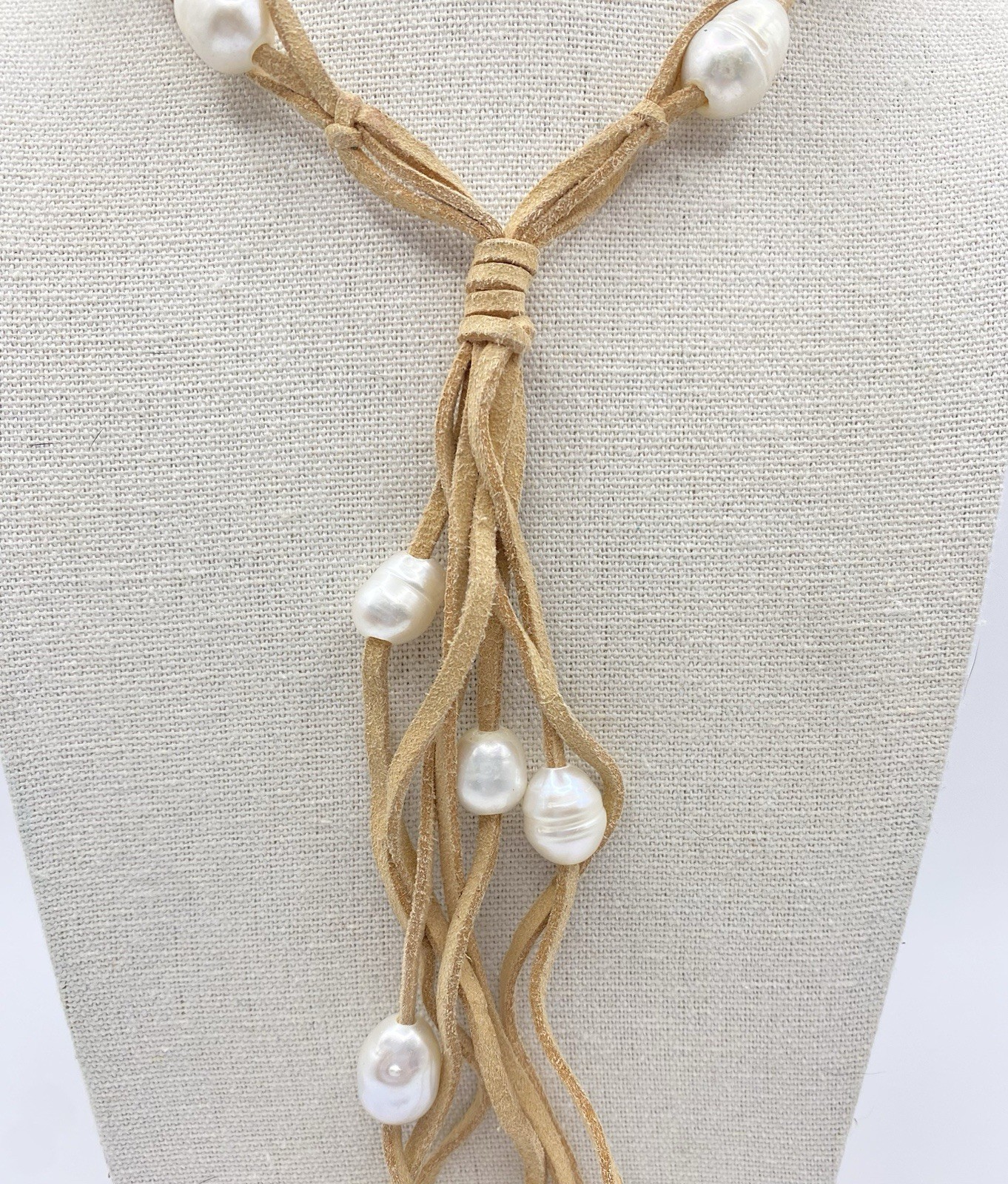 Vintage 10 Baroque Pearl Lariat Necklace Tan Suede Leather Cord Boho Choker