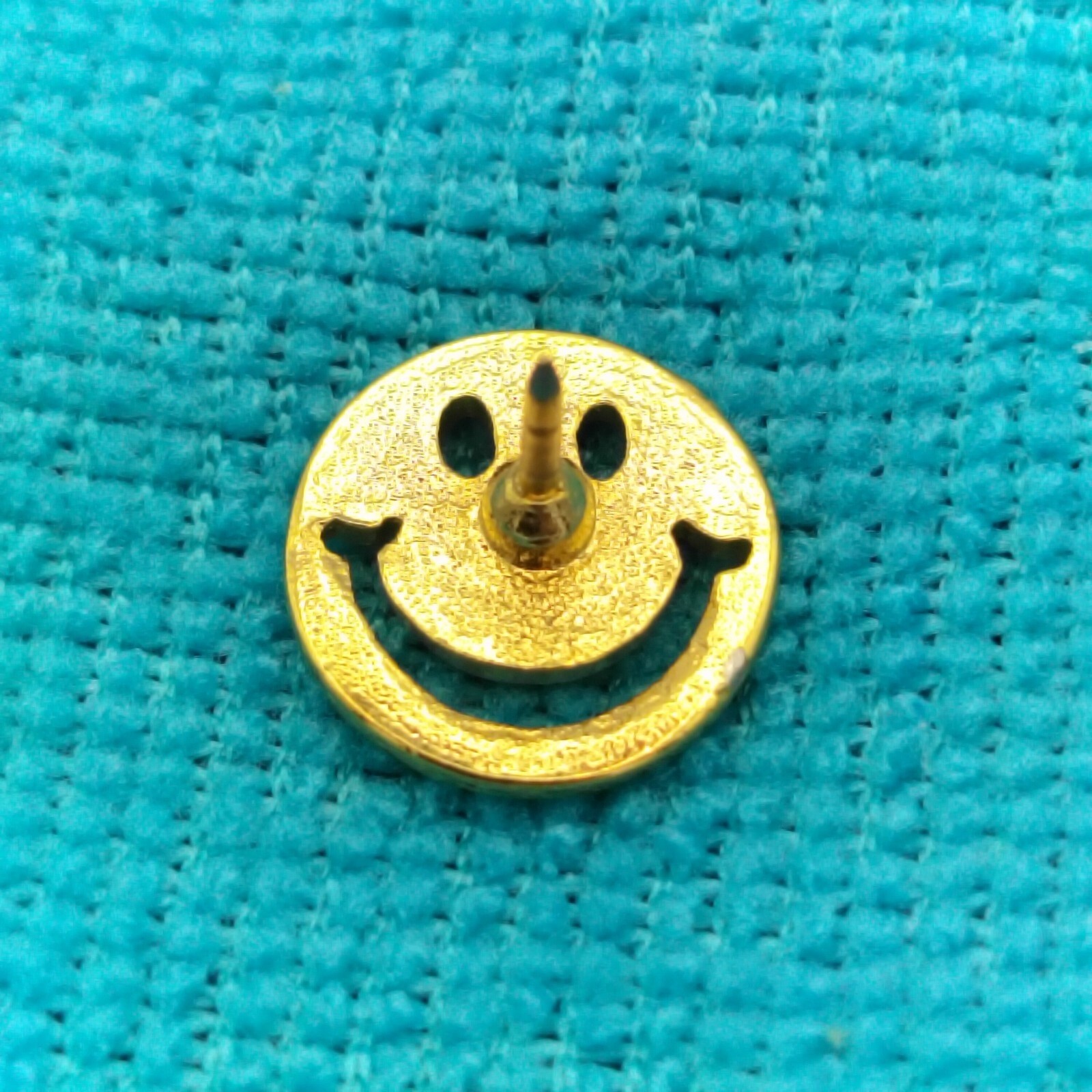 Happy Smile Face Gold Tone Vintage Lapel Pin Hippy Aesthetic