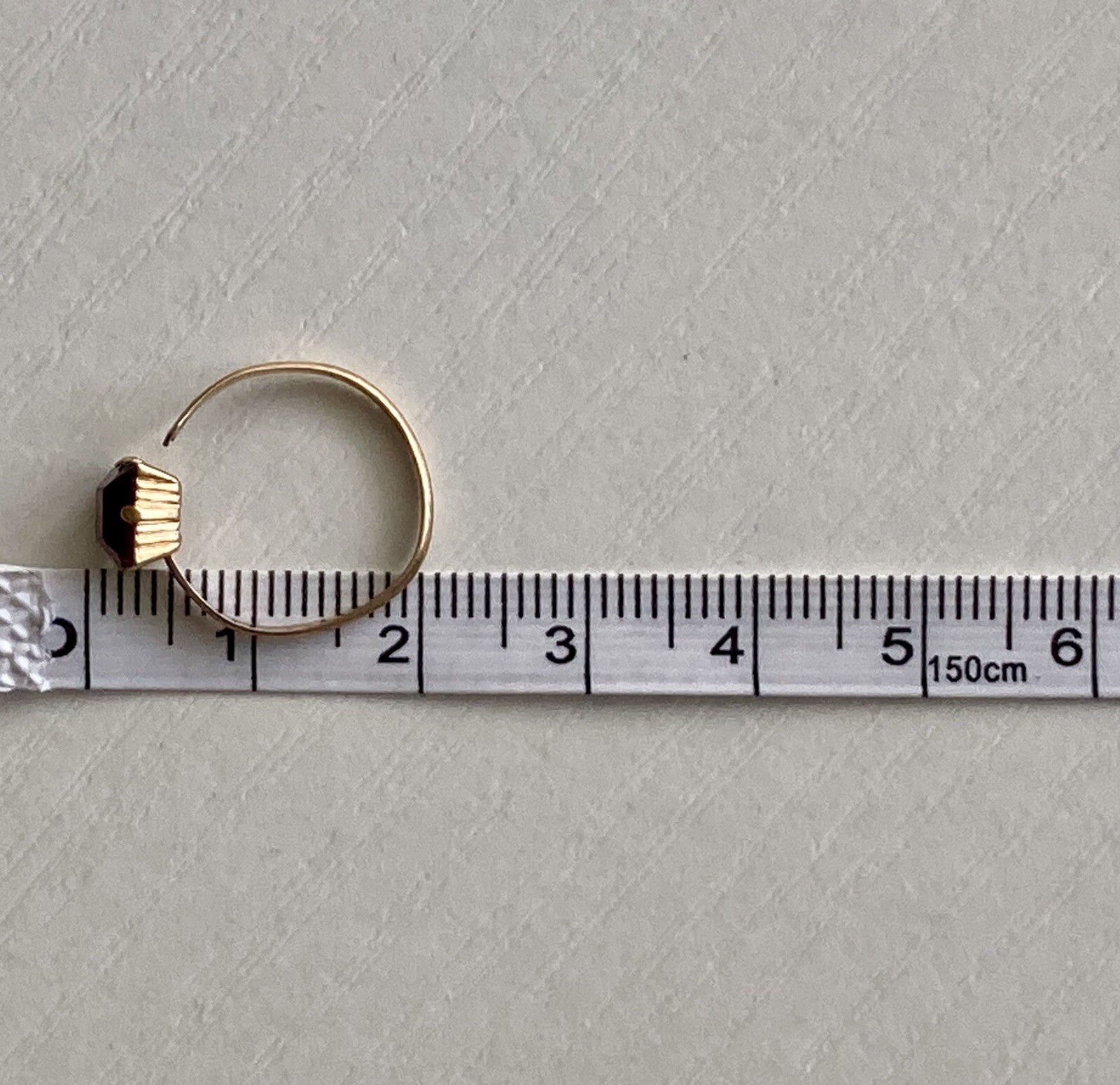 10k Yellow Gold Red Glass Ring Adjustable Band Size 4.75 Uncas Ladies Vintage