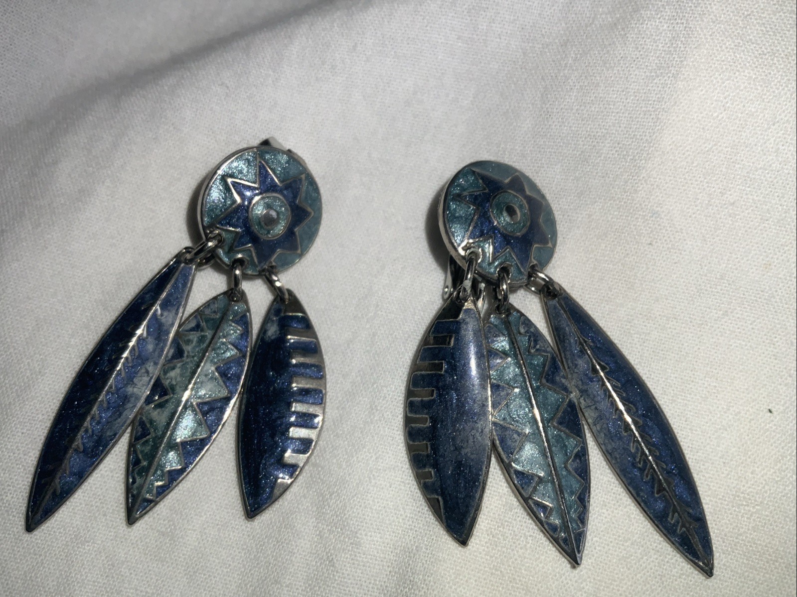 Vintage Edgar Berebi Blue Earrings South Western Theme Clip On Feathers Enamel