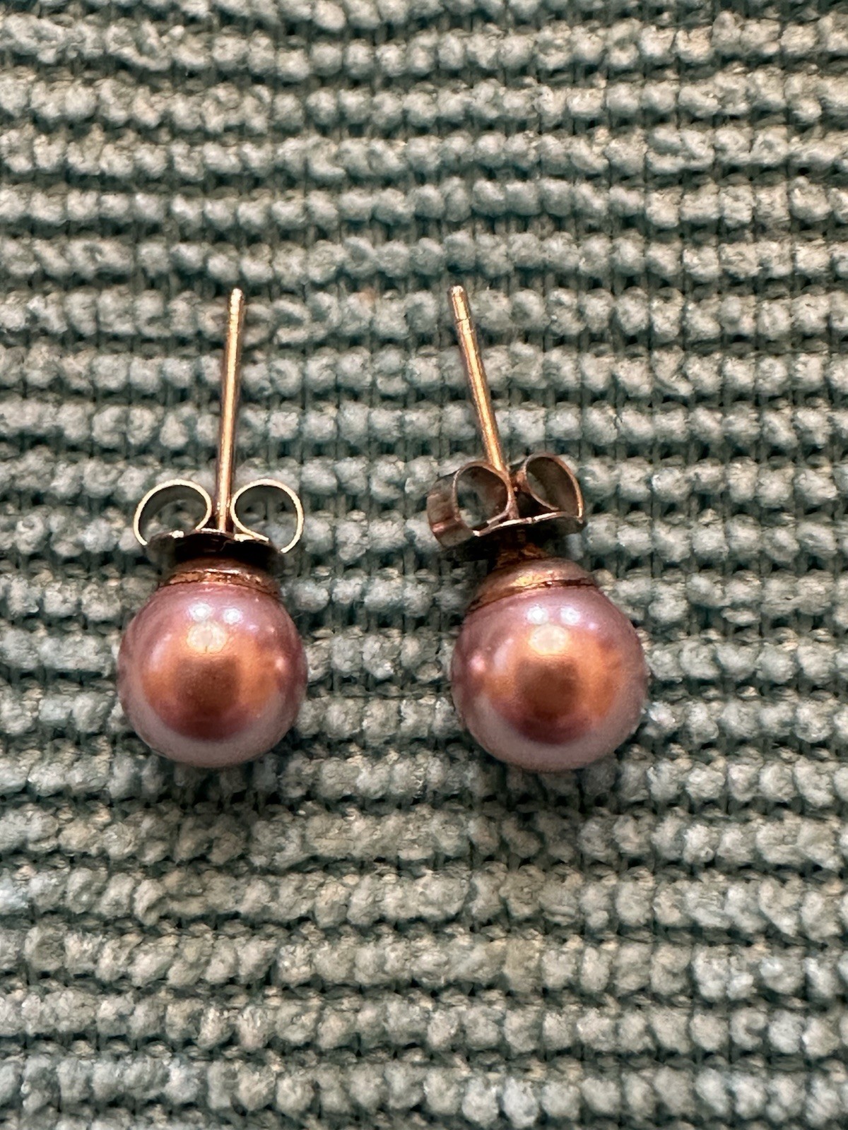 VTG 18” Cultured Pink Pearl Necklace W/Fish Hook Clasp & Matching Post Earrings