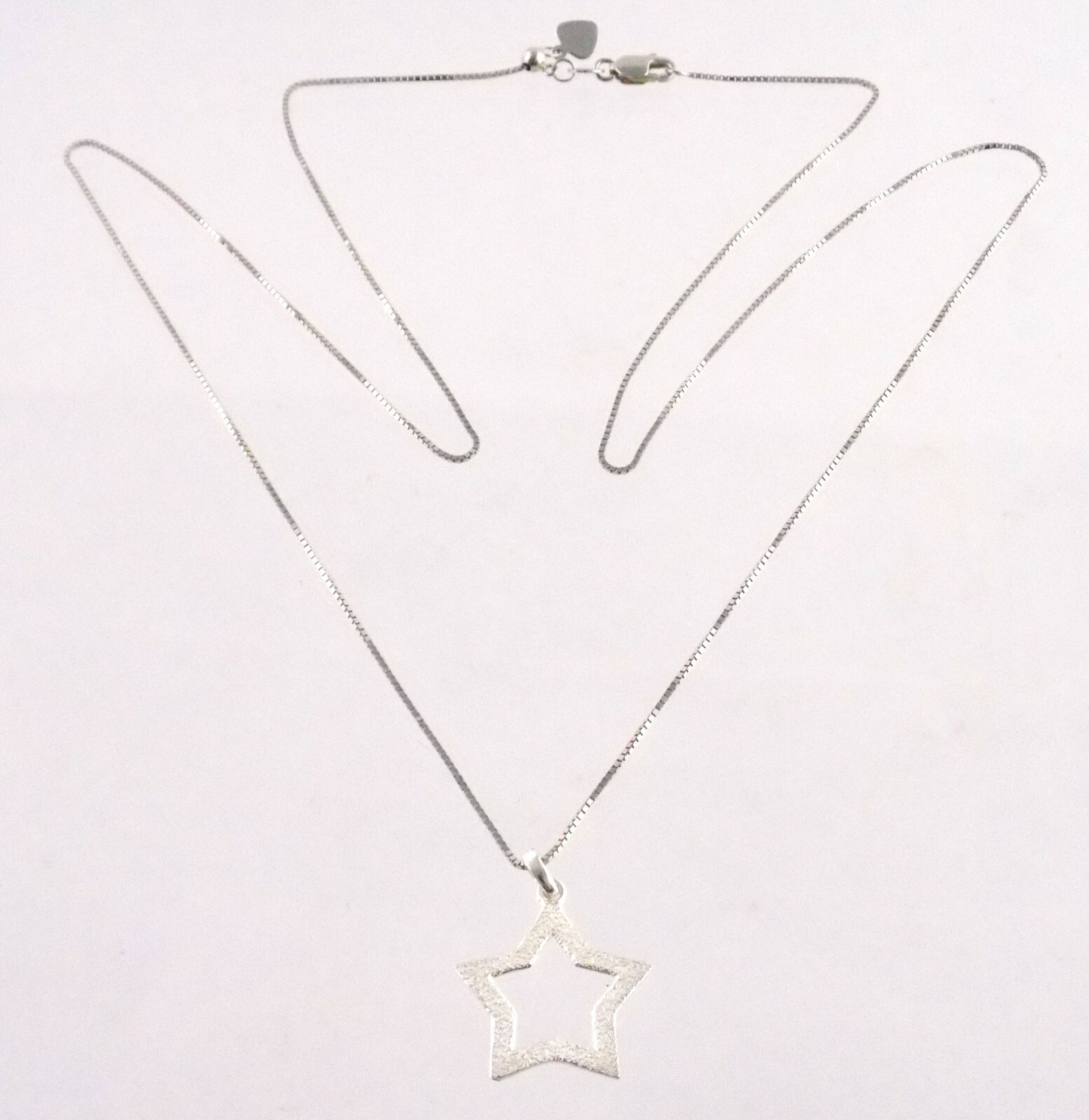 SU Star Pendant Necklace on Box Chain 925 22 Inches 2.7 Grams