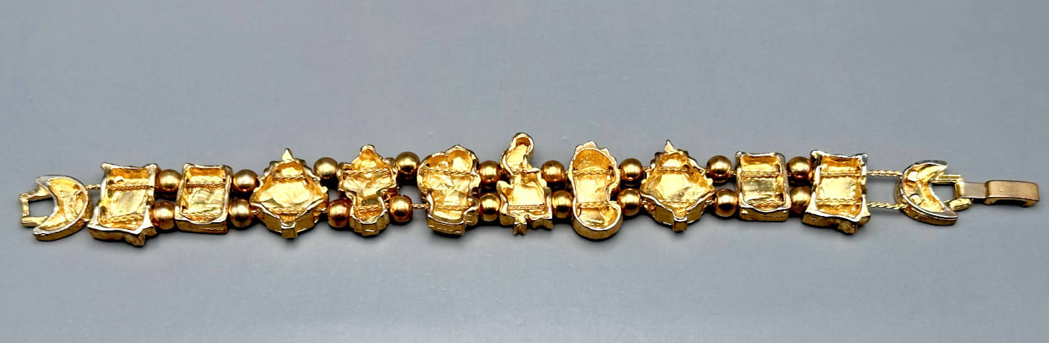 VINTAGE GOLD TONE, RED, WHITE, GREEN CHRISTMAS THEME BRACELET B6
