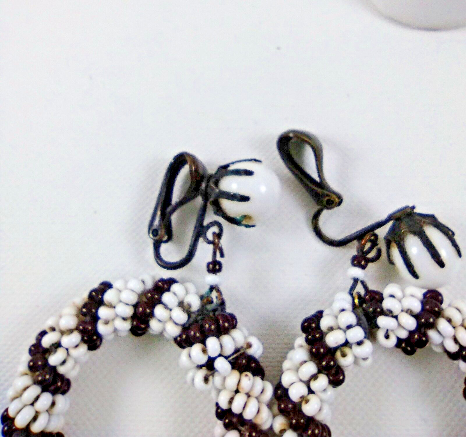VTG 40s 50s Brown White Seed Bead Dangle Hoop Clip Earrings Brooch Set