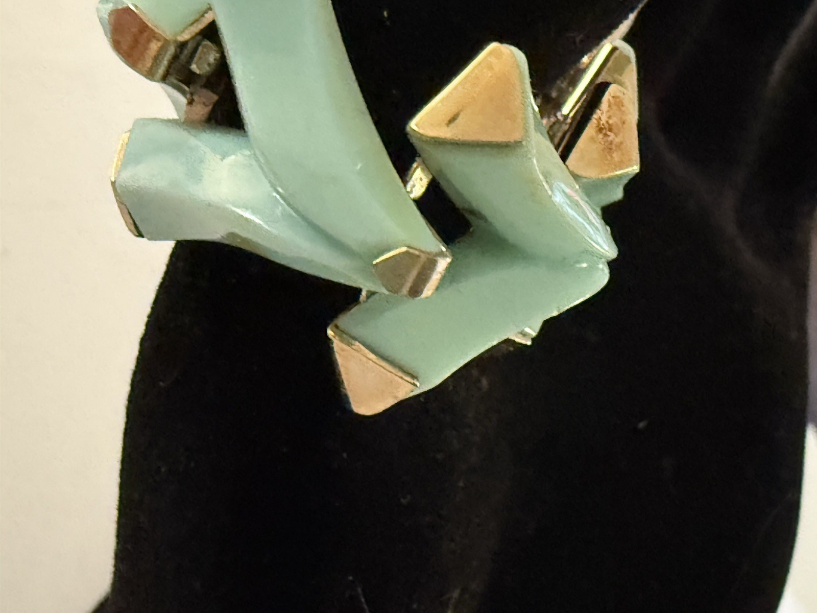 Rare 1956 Crown Trifari VALENCIA Sea Foam Chevron Thermoset Lucite Bracelet MCM