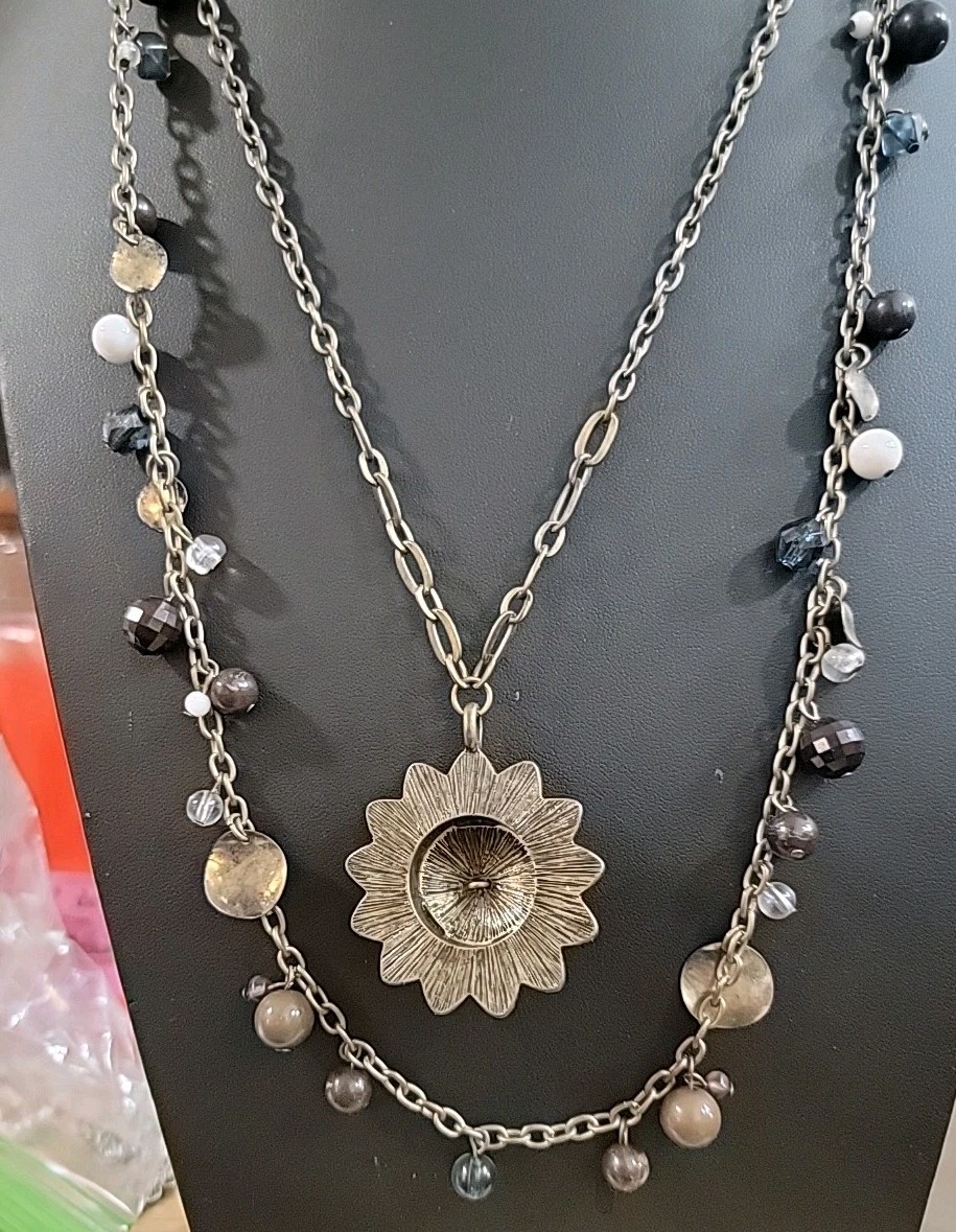 Vtg Dome Ornate Brass Work Bezel Set Stone 3D Center V Necklace Chain Bead Tier