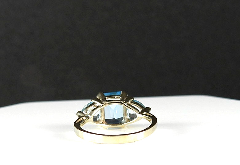 Vintage Solid 10K White Gold Ring 3 Stones Blue Topaz Gemstone Fine Jewelry