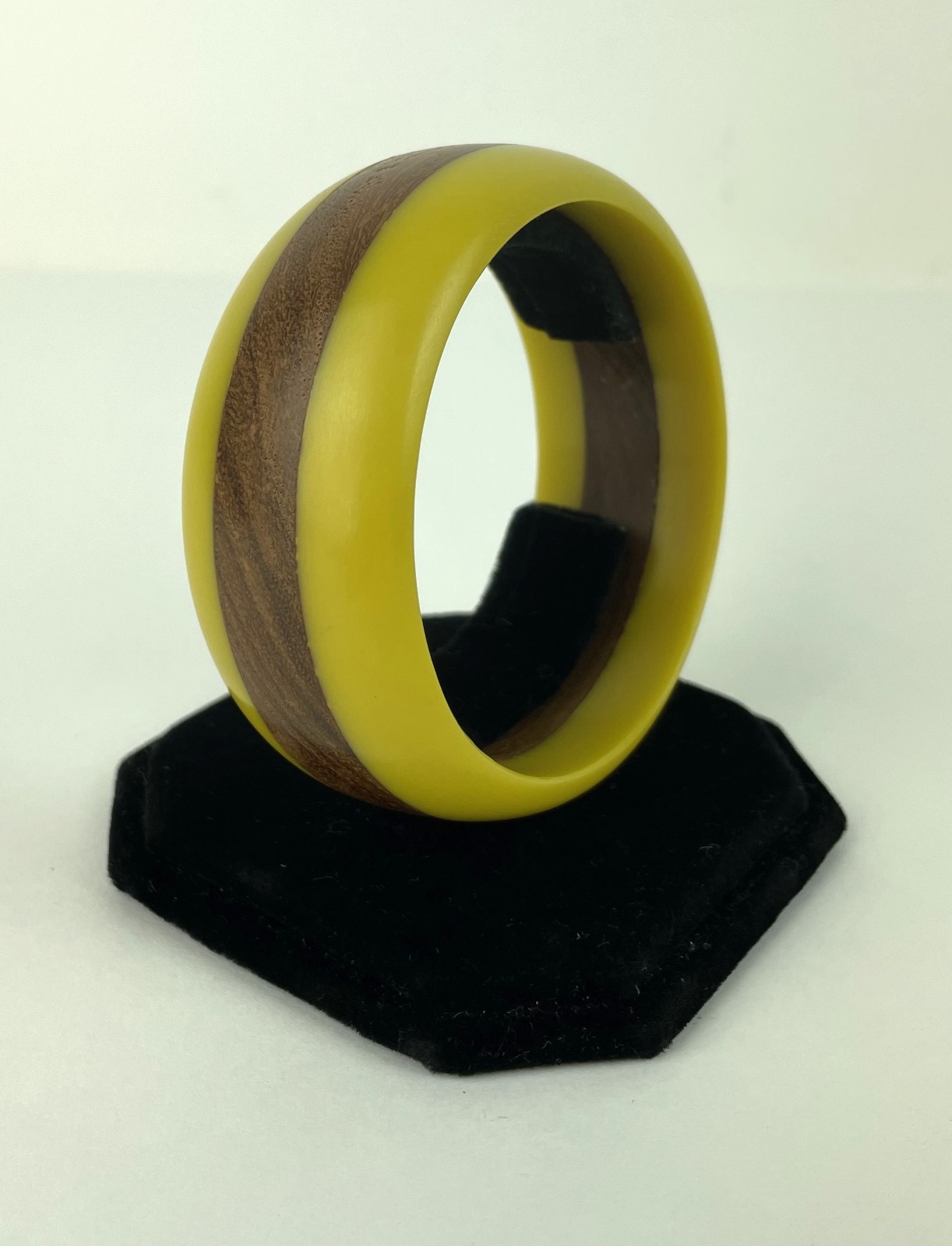 Vintage 1950’s 60s Lucite and Wood & yellow Bangle Bracelet 10″ L