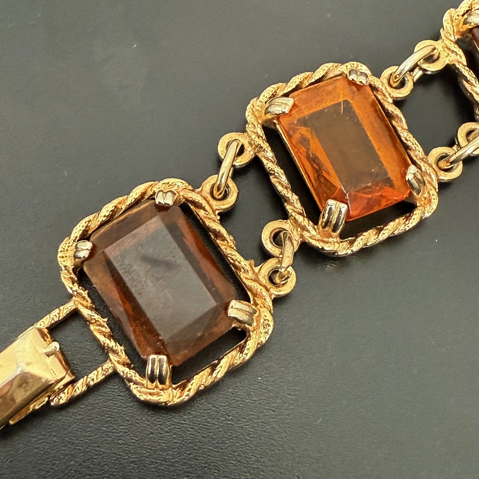 Vintage SARAH COVENTRY Wild Honey Amber Glass 7” Link Bracelet 44g.
