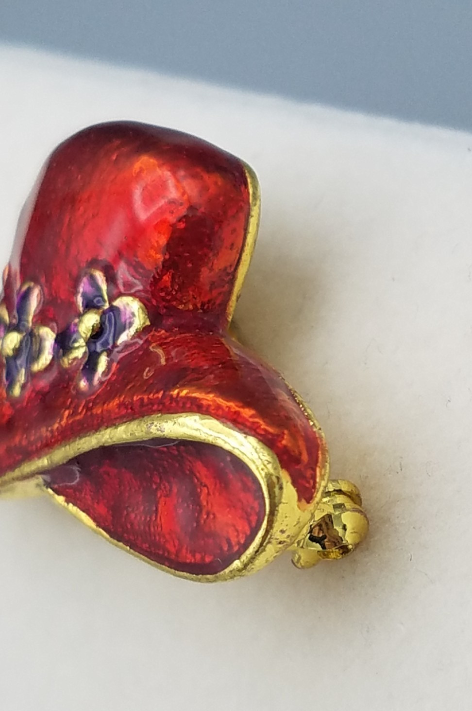Vintage Red Hat Purple Flowers Enamel Gold Tone Brooch