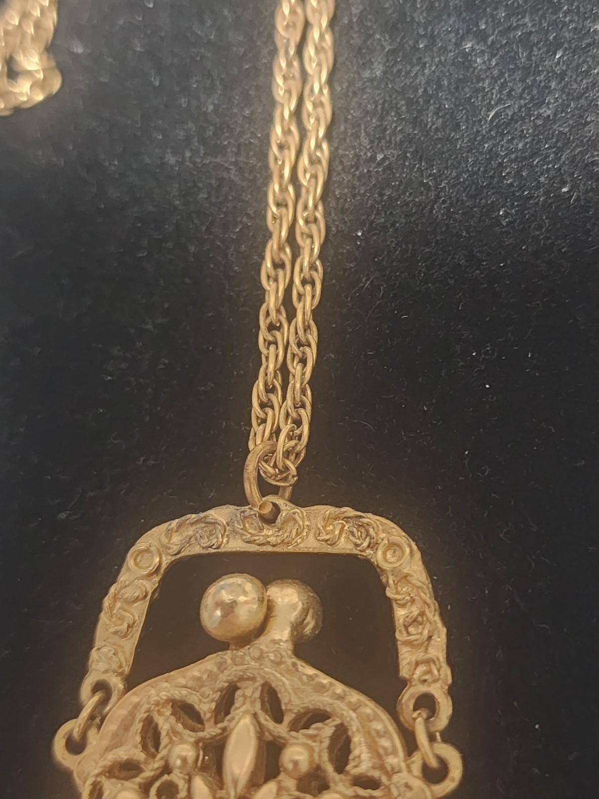 Vtg ART Arthur Pepper Purse Locket Necklace Pendant Gold Tone Filigree Kiss Lock
