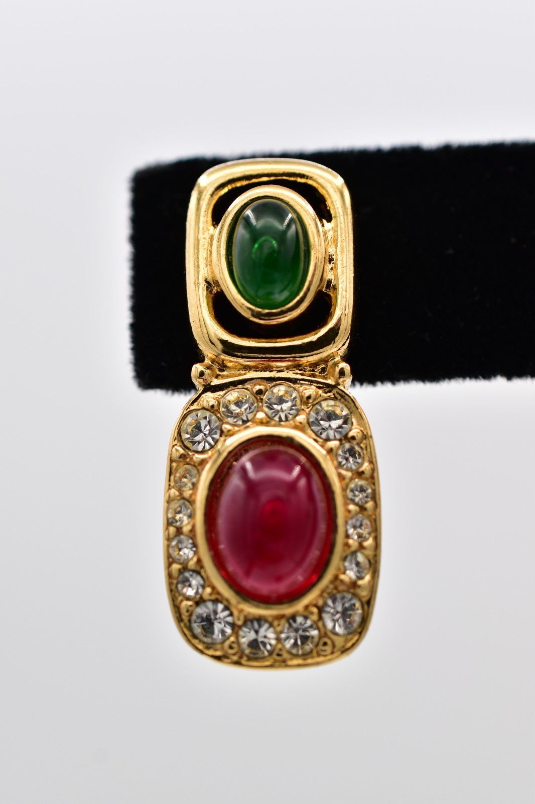 Trifari Vintage Gold Green Red Cabochon Rhinestone Earrings Signed 1980s BinAI