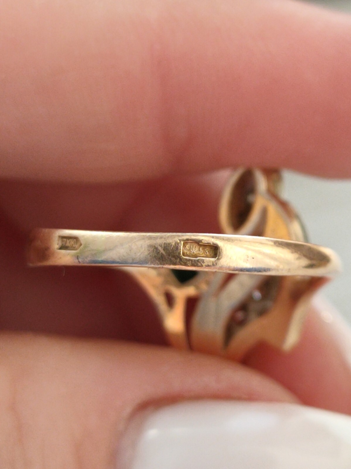 Vintage USSR Gold Ring 14K 585 Solid Rose Gold Emalard Stone