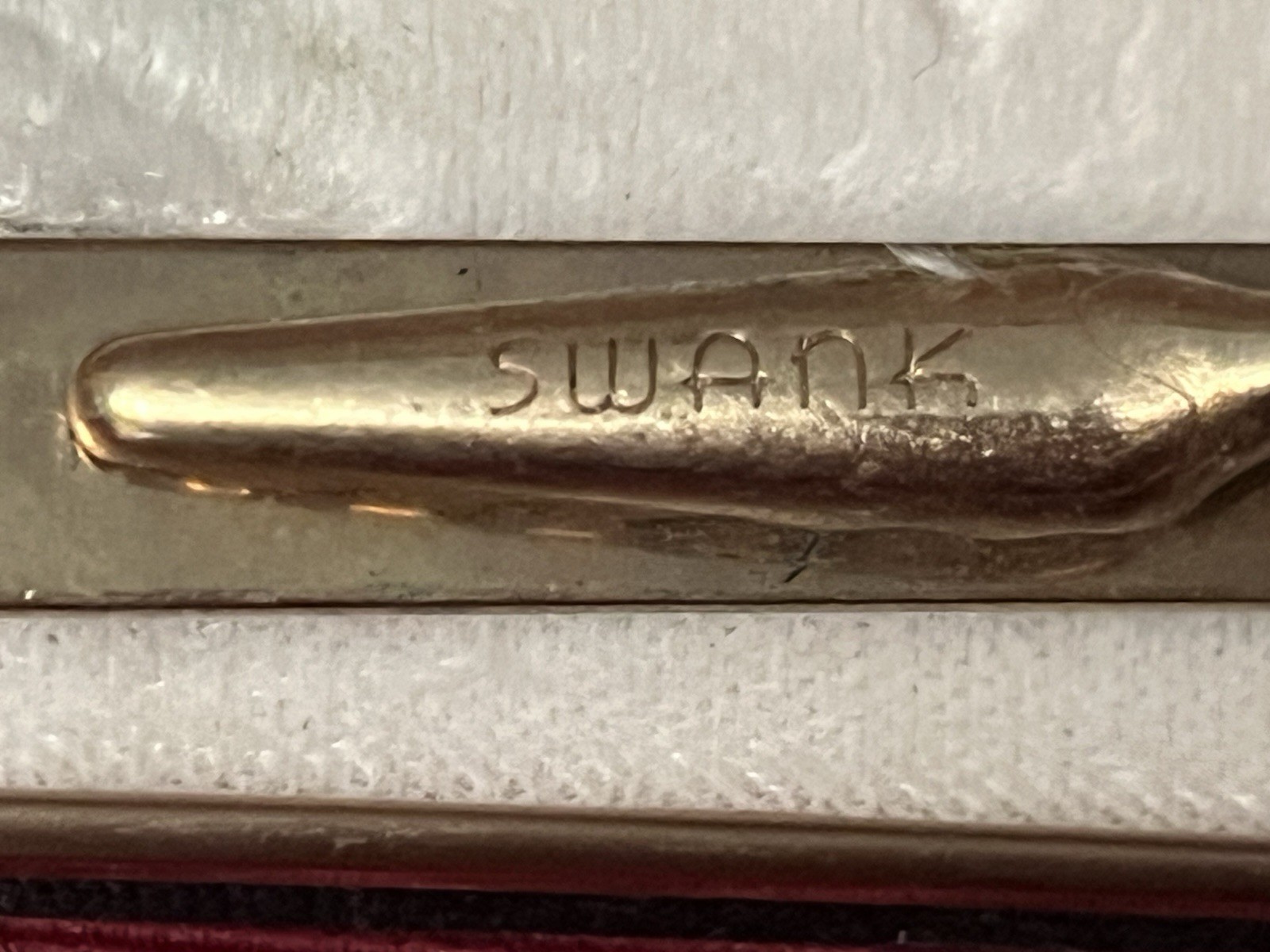 VINTAGE LOT SWANK MENS 1 TIE CLIP 2 SETS CUFF LINKS & ORIGINAL HINGED CASE