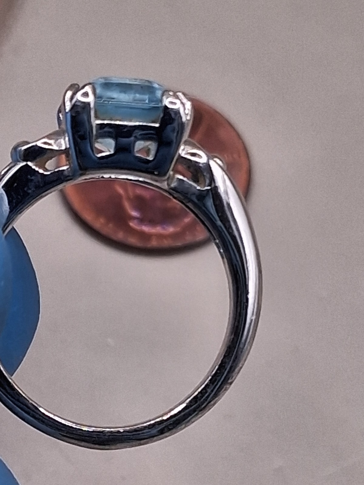 Vtg Avon Blue Crystal Silver Tone Ring Sz 6