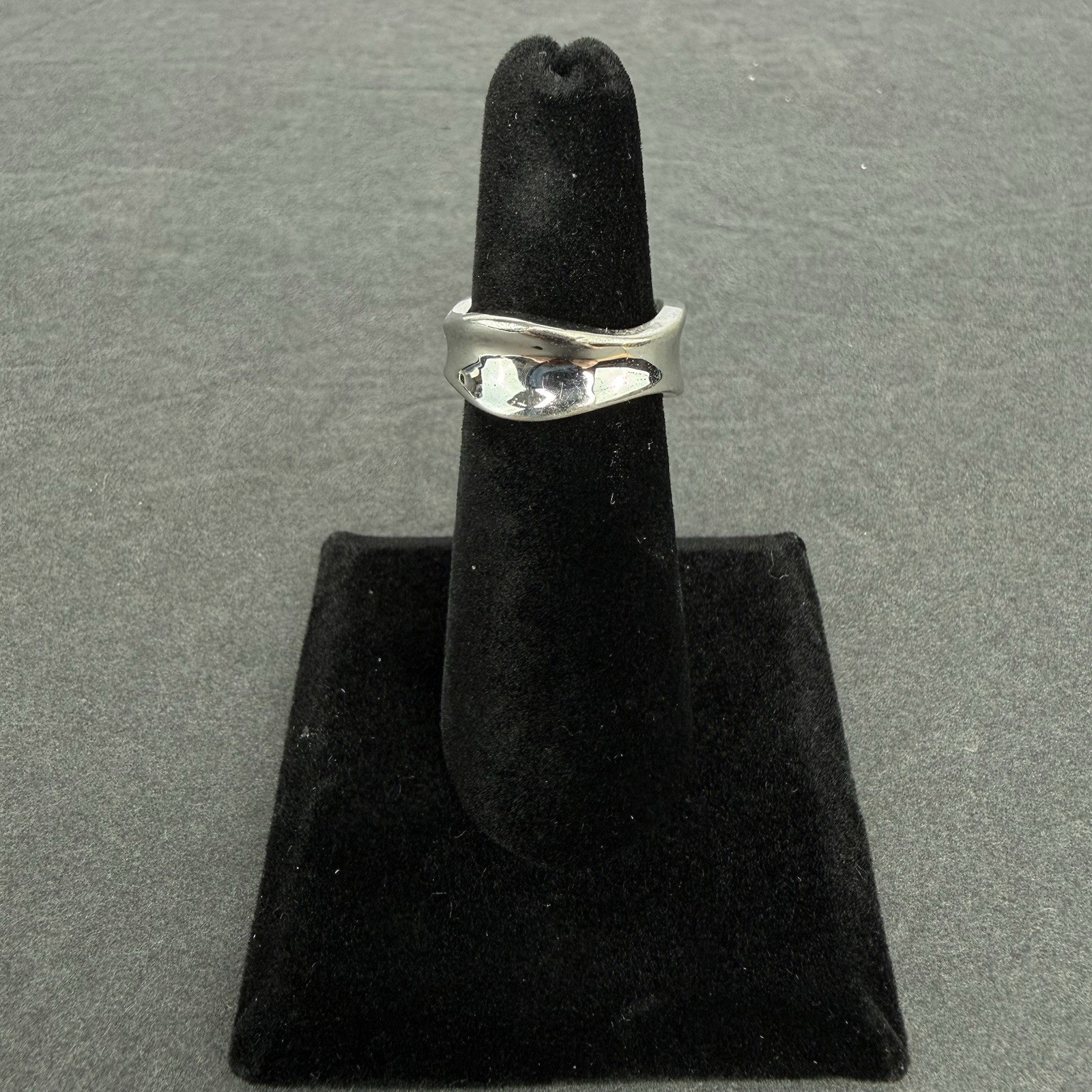 Lia Sophia “Capricious” Silver Tone Shiny Wavy Style Band Ring Size 6