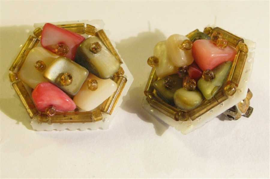 Faux Art Glass Plastic Bead Vintage Earrings RETRO Clip On VGC Free Post 1950