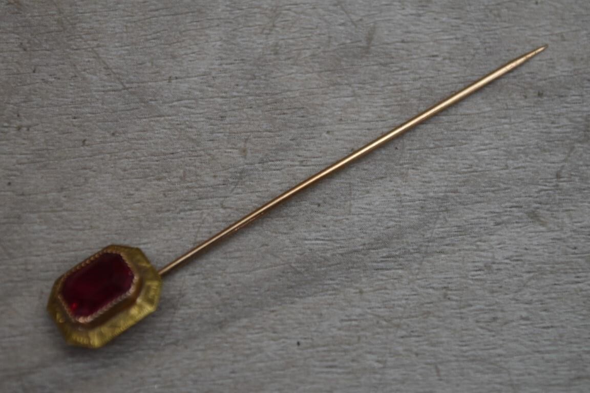 Vintage 10K Yellow Gold Red Pink Stone Stick Pin Hat Pin 1.28g Victorian Antique