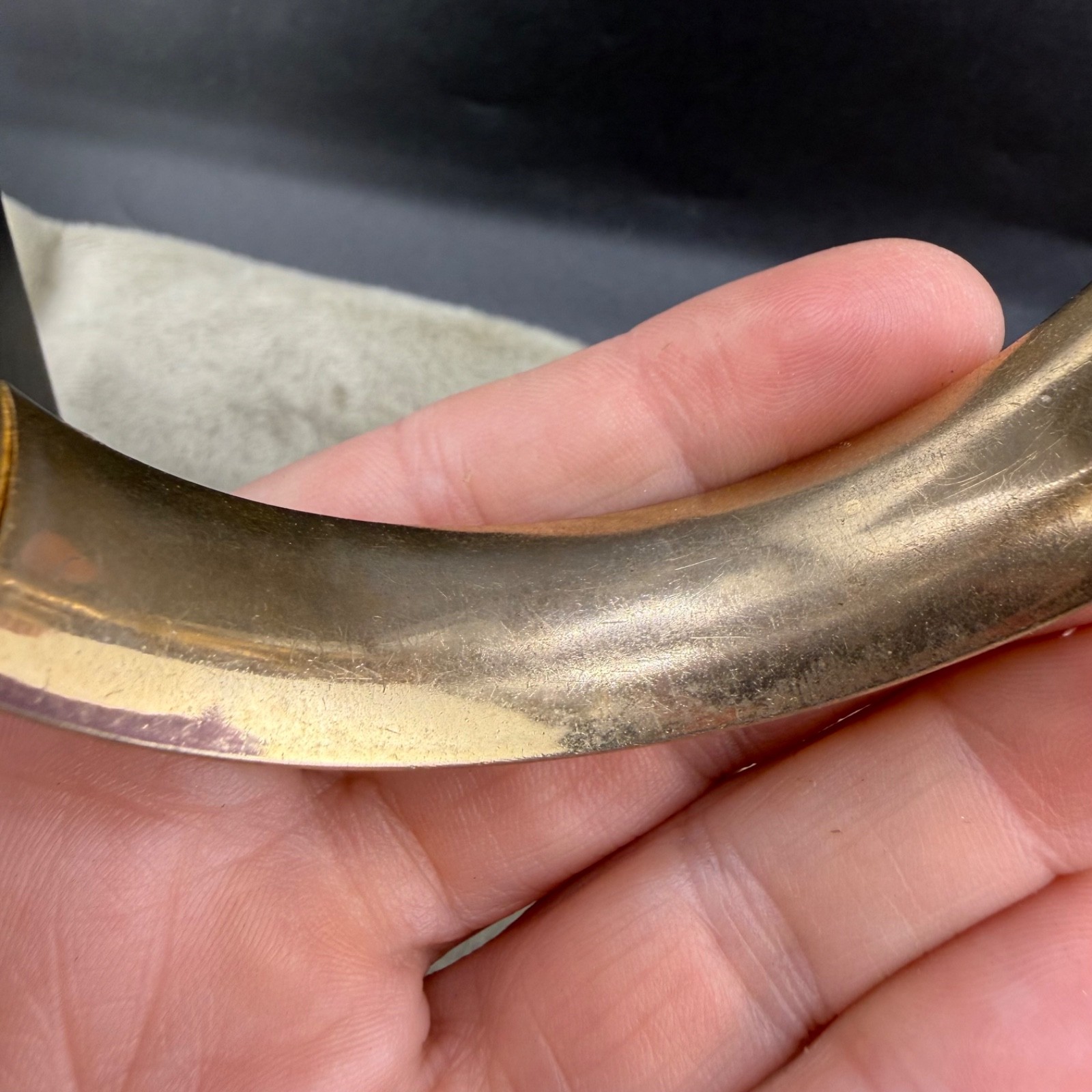 Vintage Hinged Bangle Bracelet Gold Tone 7.5”