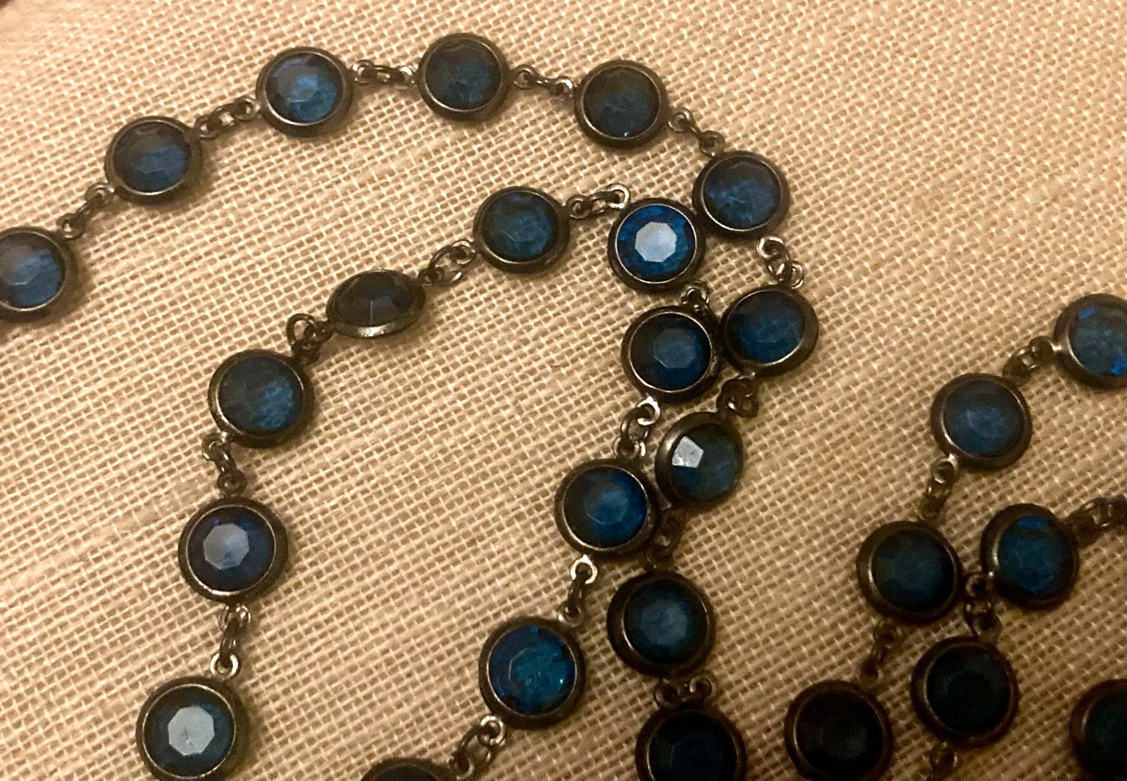 VTG Blue Faceted Crystal Glass Open Back Bezel Set Necklace 41″ Flapper Layer