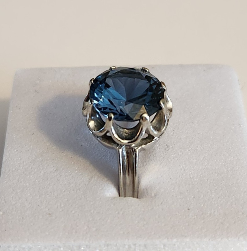 Vtg 10K White Multi Prong set 10 mm London Blue Topaz Ring Size ~6