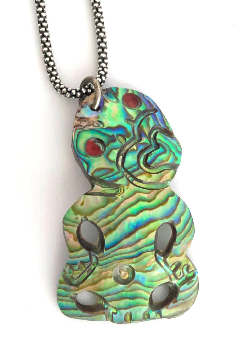 VINTAGE MAORI CARVED PAUA SHELL HEI TIKI PENDANT STERLING SILVER NECKLACE