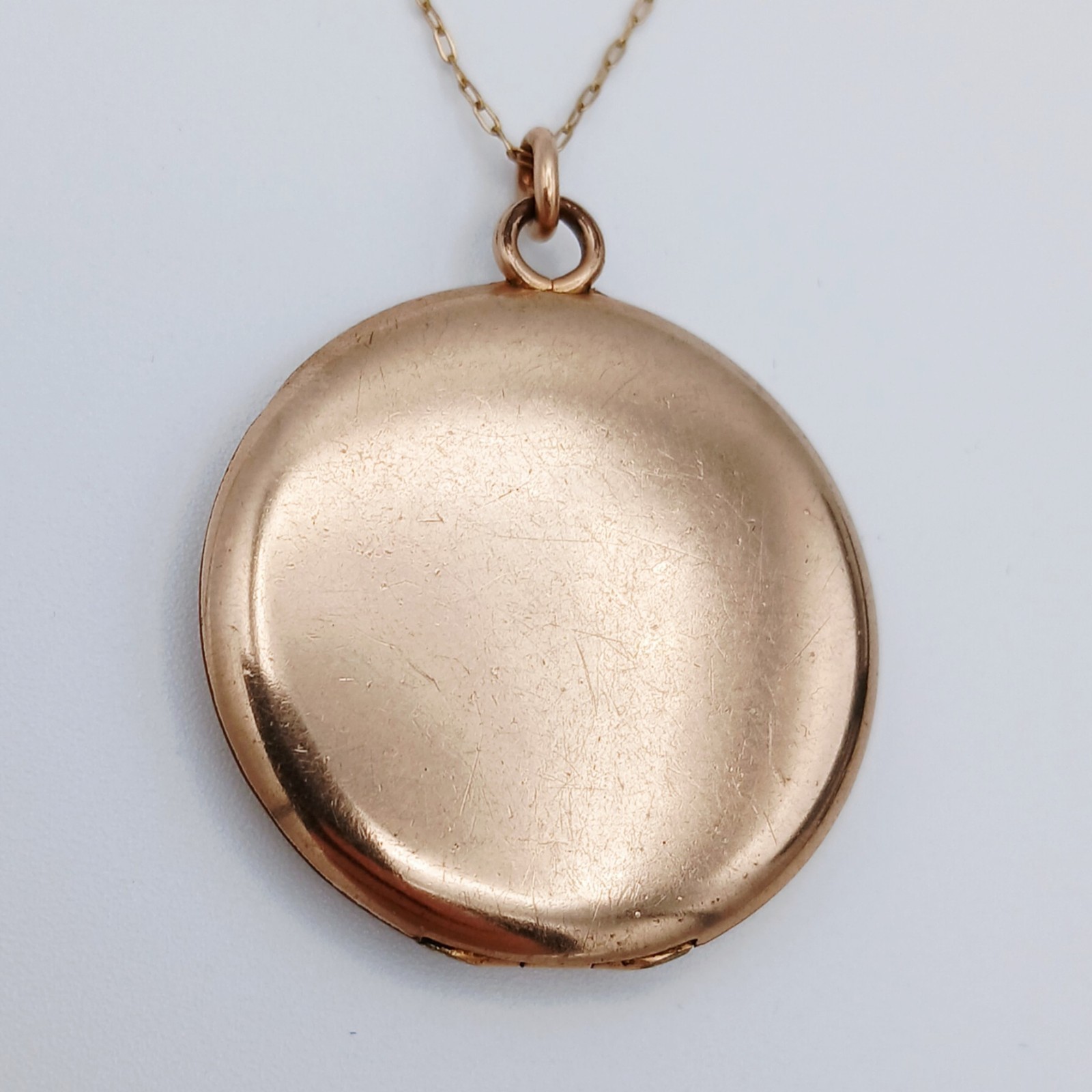 Antique ~ Art Nouveau F.H.S. Co. 12K GF Round Photo Locket Necklace ~ 18″