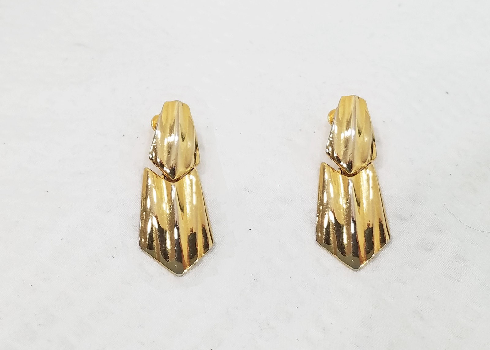 Vintage Polished & Fluted Gold Tone Chevron Dangle Adjustable Clip On Earrings