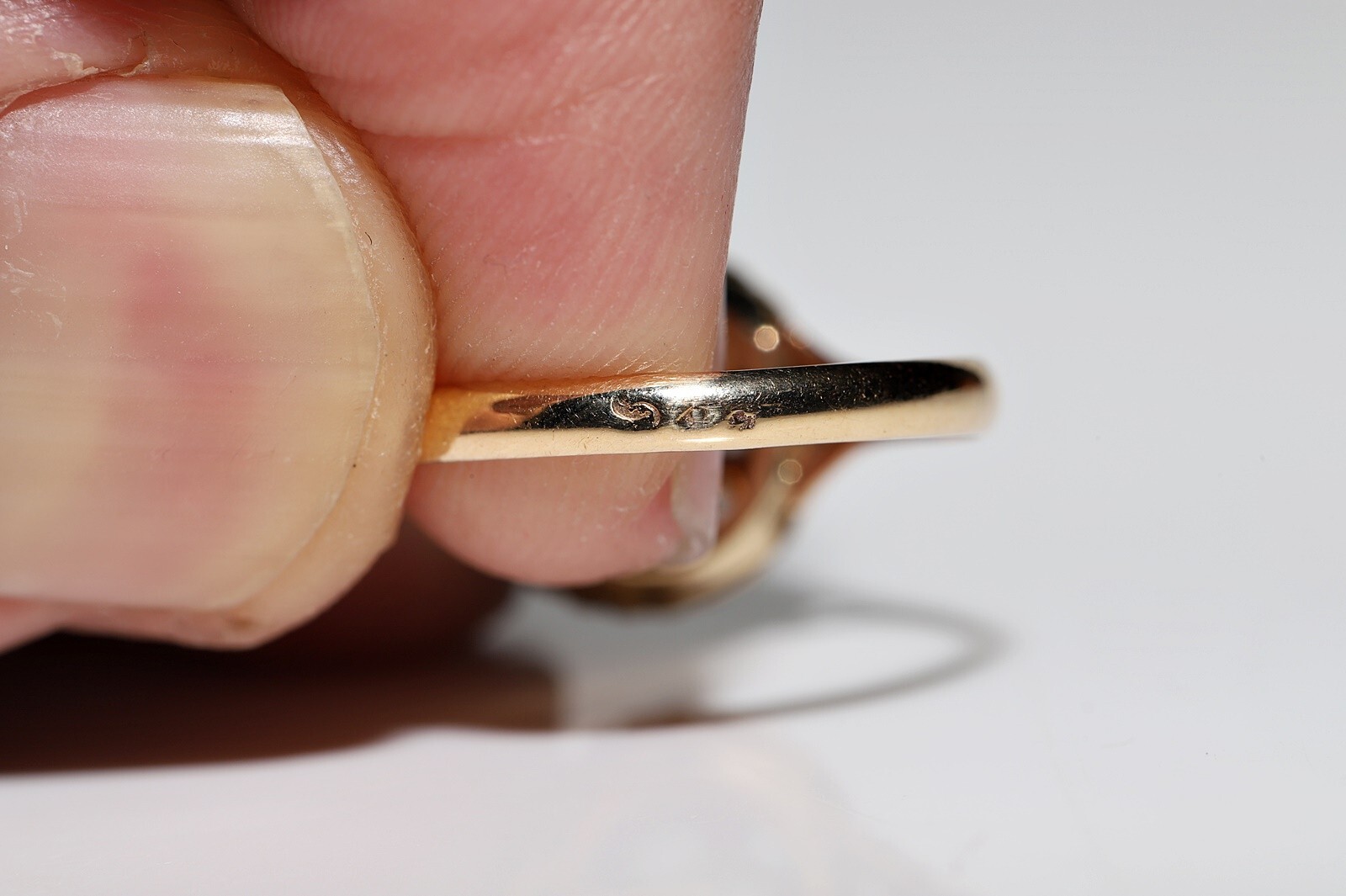 Antique Circa 1920s 18k Gold Natural Rose Cut Diamond Decorated Ring